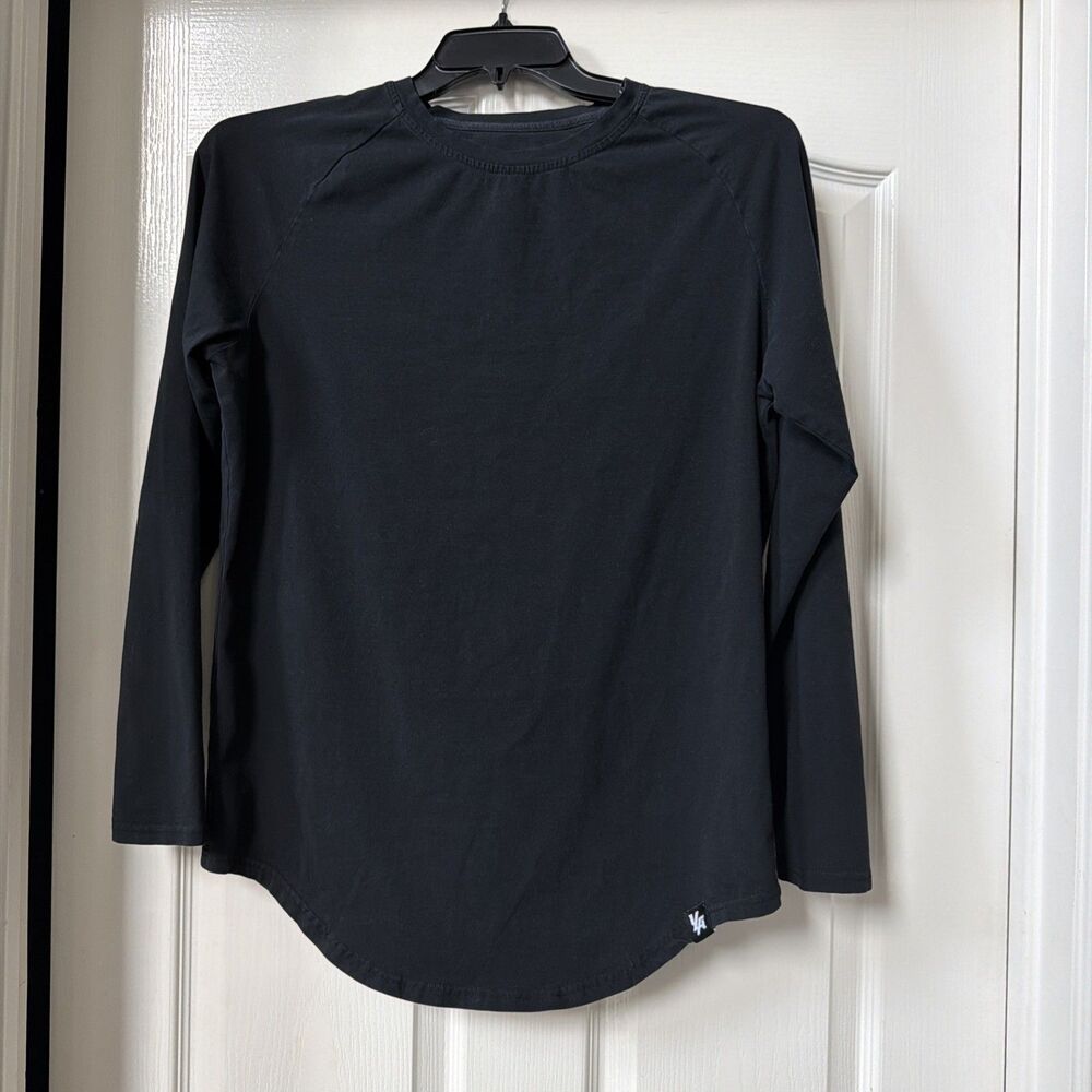 YoungLA Long Sleeve Curved Hem Shirt Raglan Gym Athletic Workout Black Medium